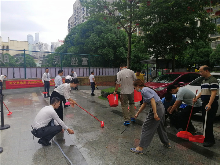 “金投中心组”劳动现场 (2).jpg