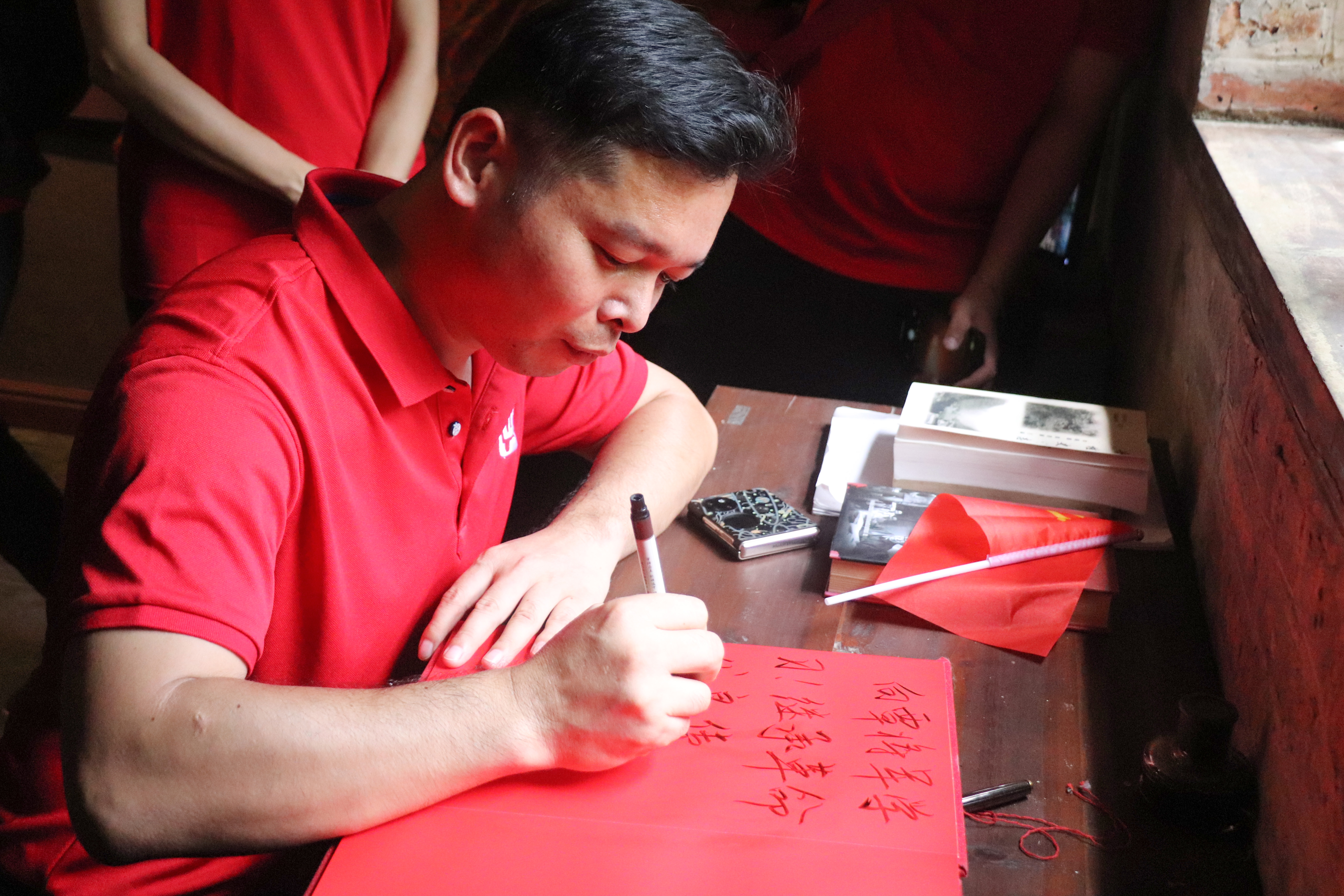 1657612708147383.jpg 7威壮集团党总支书记、副总经理叶卫东和鼎汇集团党支部书记、董事长庞雪军参观留言.jpg